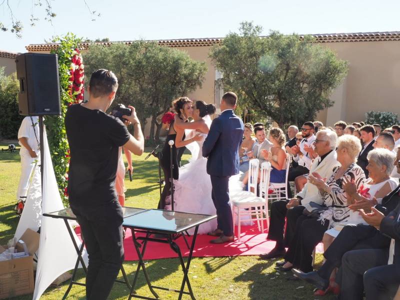 Just Divin'Ceremony au Château Saint Hilaire à Coudoux